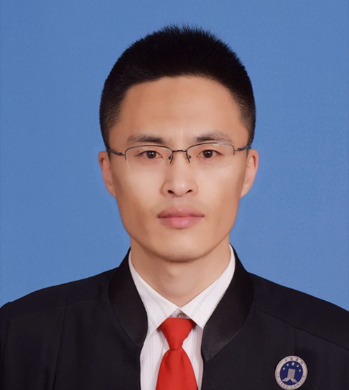 吕金律师证件照